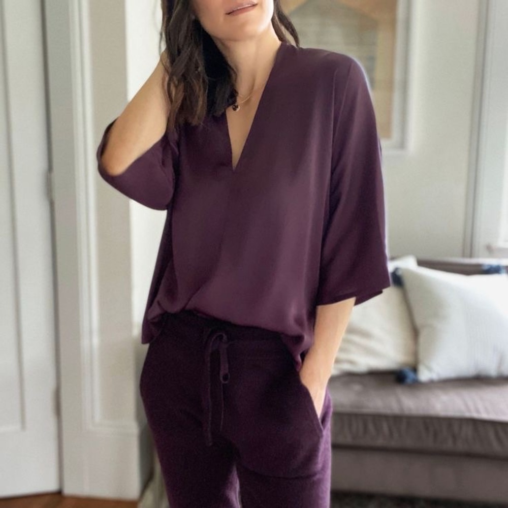 R Label The Reset Satin V Pullover Top